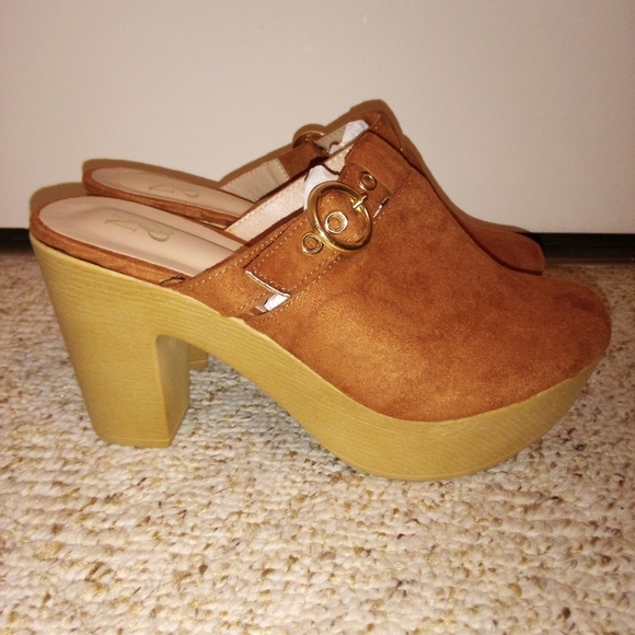 NY&C clogs size 7 NWOT - Picture 7 of 8
